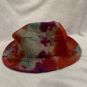 Bucket hat